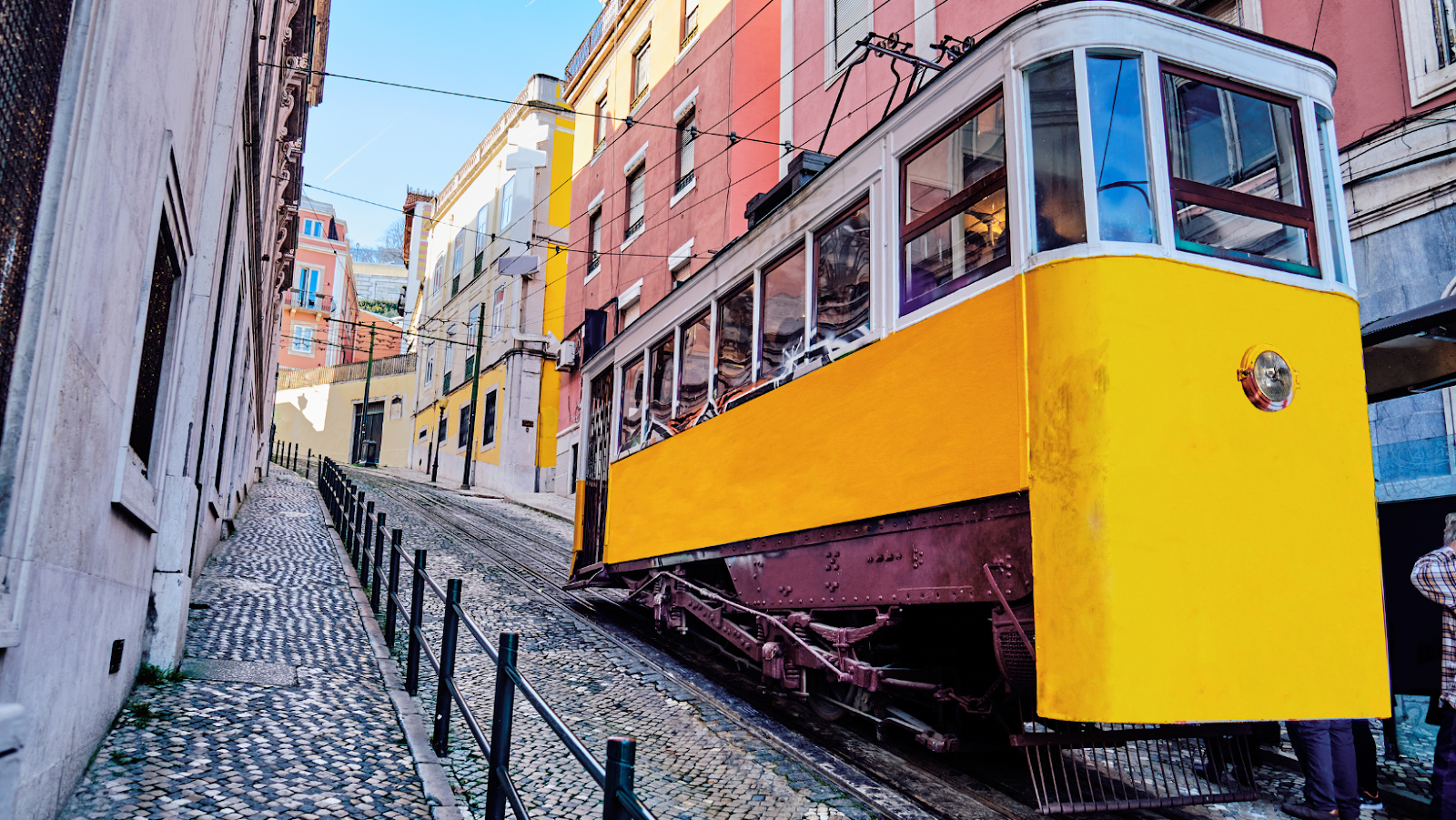 Elevador da Glória - o que visitar em lisboa - BVML