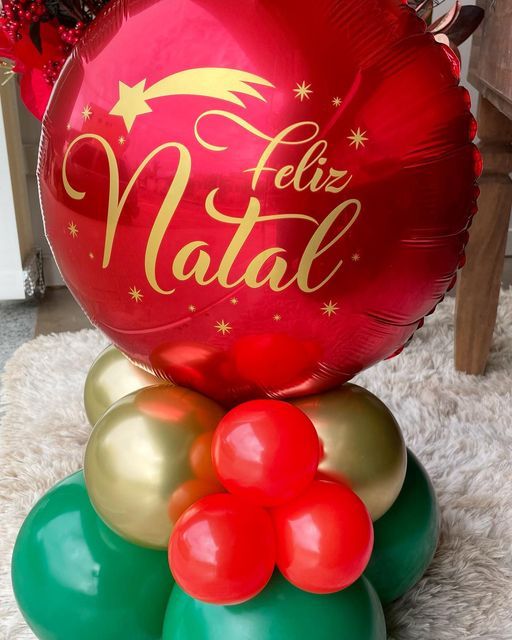 Natal com balões personalizados
