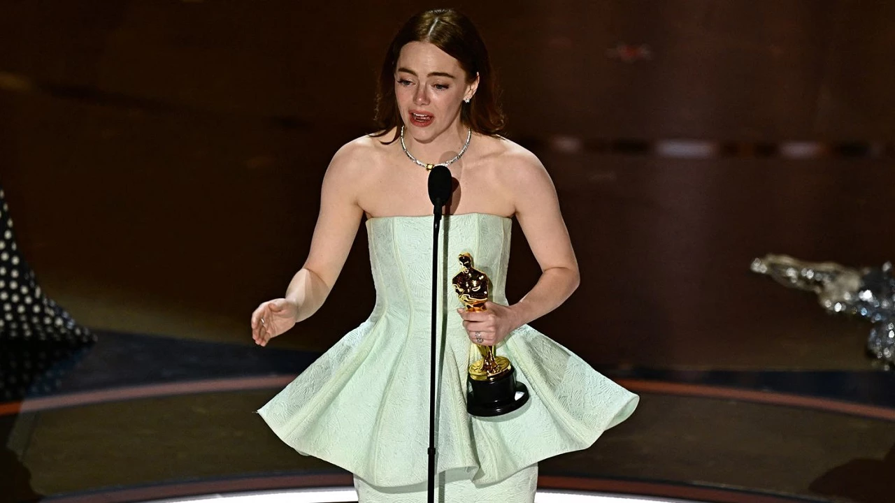 Emma Stone agradeciendo su premio Oscar