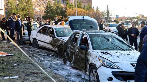 خبرگزاری دولتی ایسنا به نقل از مشاور امور شاهد و ایثارگران وزیر آموزش و پرورش ایران، از کشته شدن ۲۰ دانش آموز در انفجارهای کرمان خبر داده است.