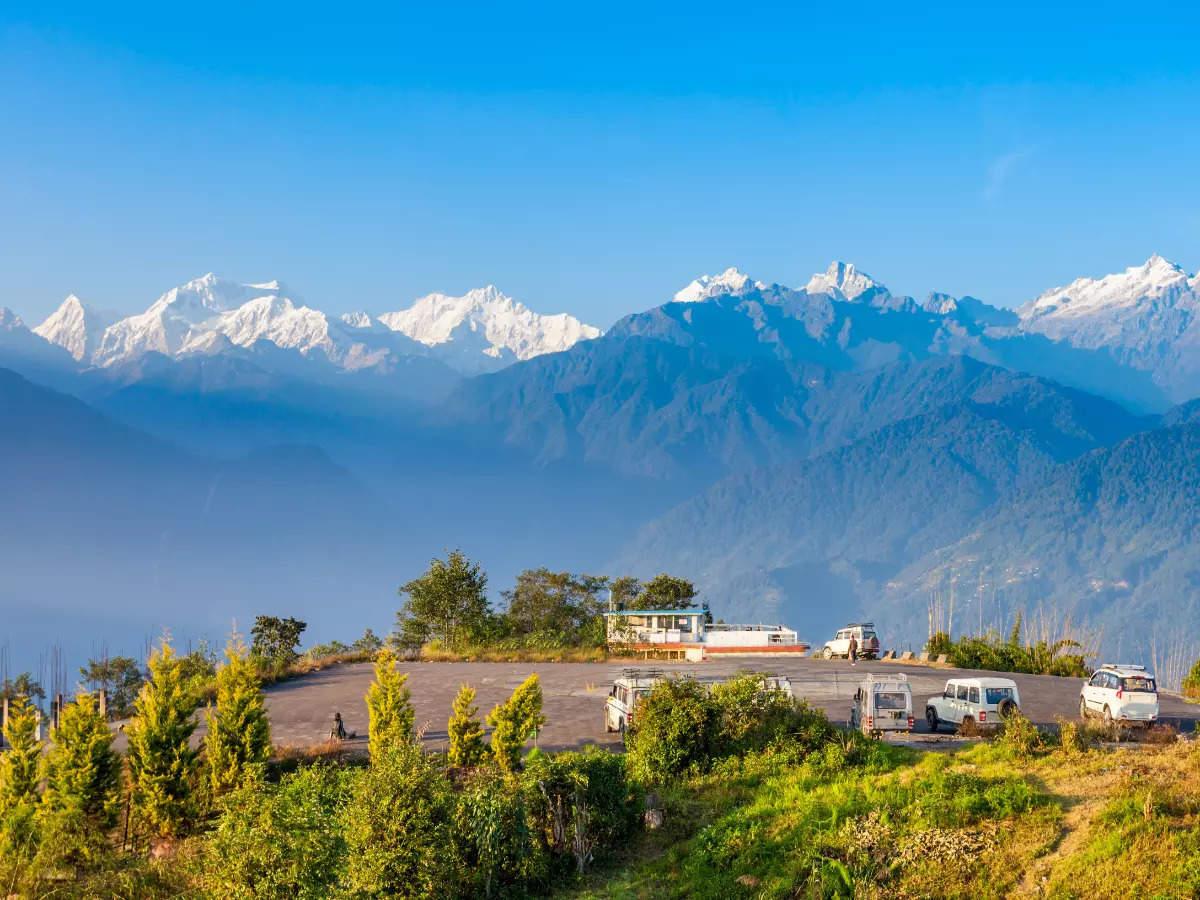 What makes Pelling the best tourist town in Sikkim? | Times of India Travel