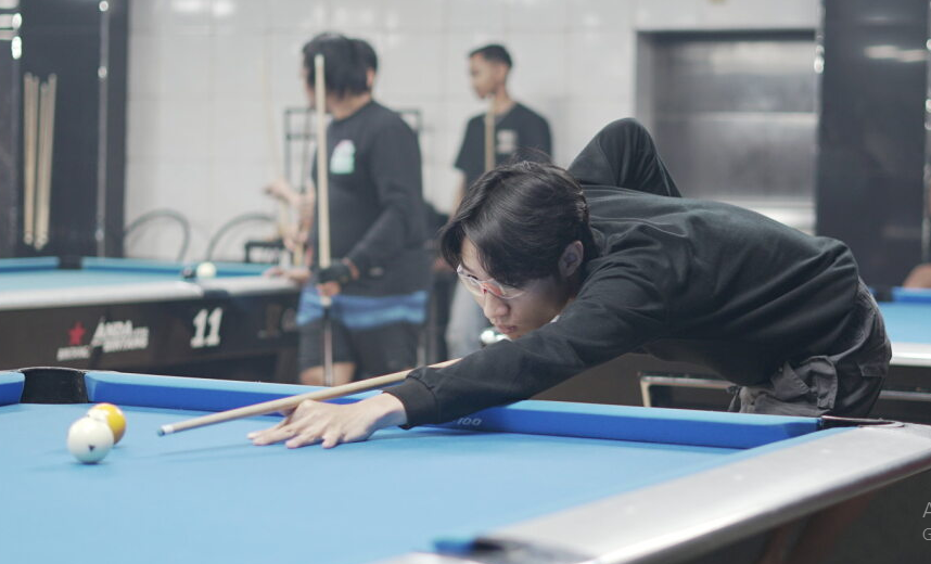 Kiesha Alvaro lasik, Bahkan sempat bermain billiard di Surabaya pasca LASIK (hari H Lasik)