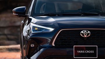 Nắp capo Toyota Yaris Cross 2024 dập nổi, tạo cá tính và vuốt ngang nhiều hơn, tạo cho phần đầu xe cảm giác nhô cao