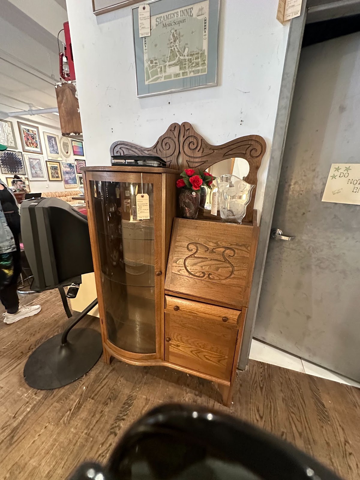 A display cabinet for chinaware for sale