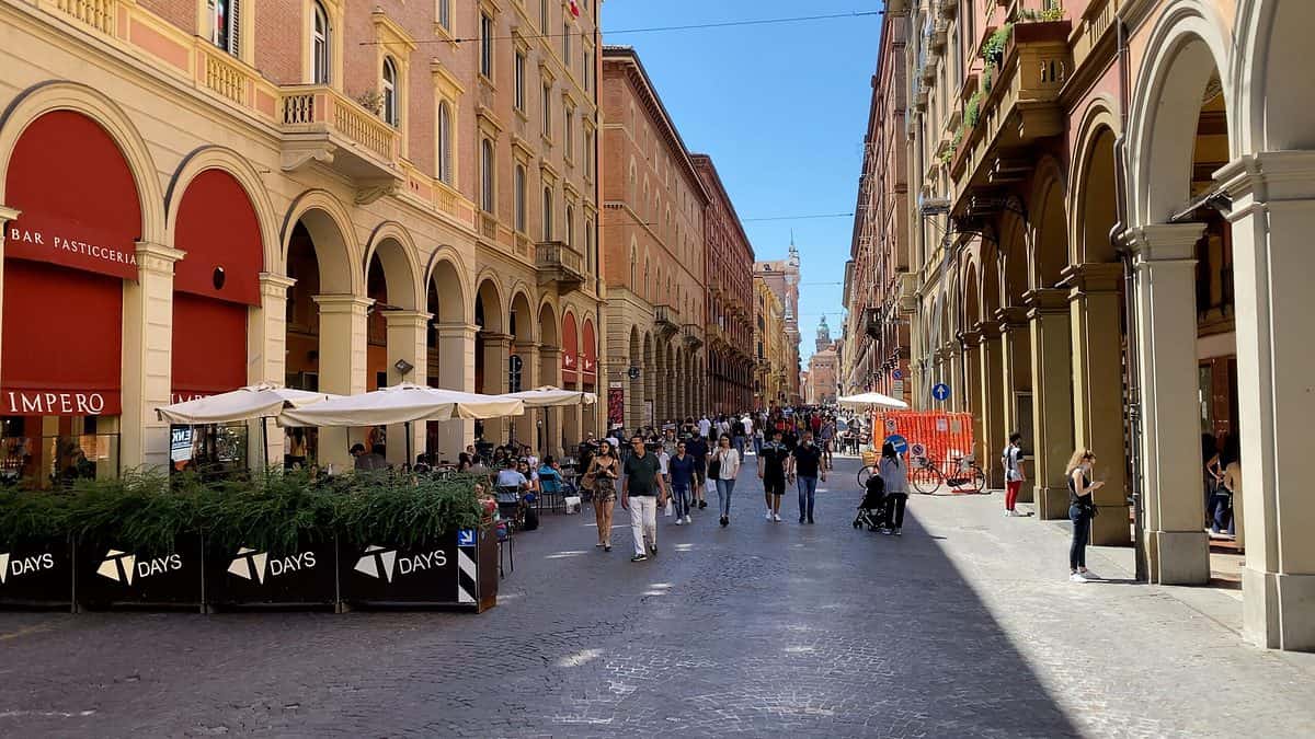 Bologna Via Indipendenza Portici