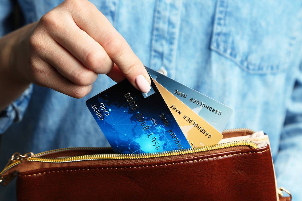 O que é política de cartão de crédito corporativo