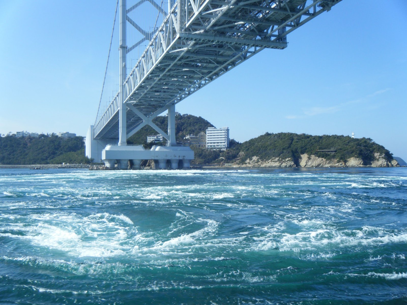 徳島は世界三大海流「鳴門海峡」や日本三大秘境「祖谷」など自然の恵みが豊かなエリア