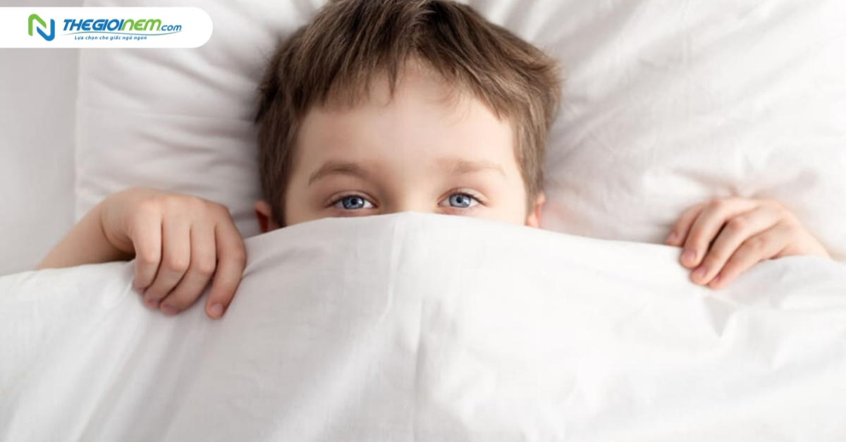 Rối loạn giấc ngủ ở trẻ tự kỷ: Nguyên nhân, cách chăm sóc trẻ