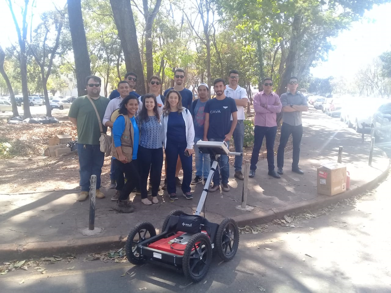 Pessoas andando de moto

Descrição gerada automaticamente