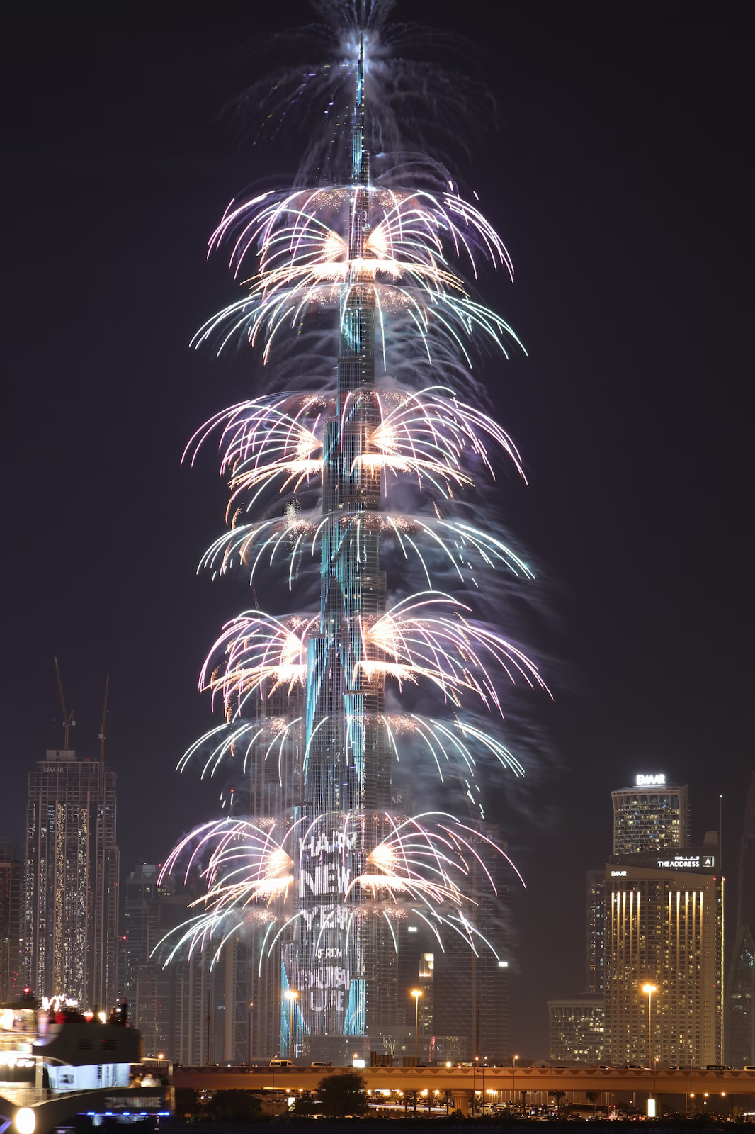 Burj Khalifa displaying breathtaking New Year fireworks.