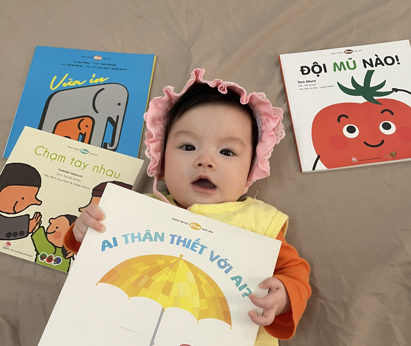Người lớn NÊN tặng sách cho trẻ sơ sinh
