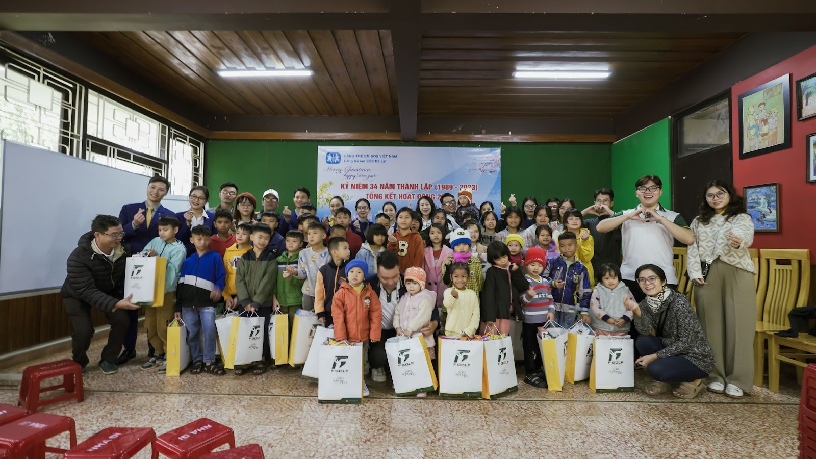 Ngày 29/04/2024, Ban tổ chức sẽ đến thăm và  trao quà cho các em nhỏ tại Làng SOS Quy Nhơn tại Tổ 13-Khu Vực 2, phường Nhơn Bình, thành phố Quy Nhơn, tỉnh Bình Định