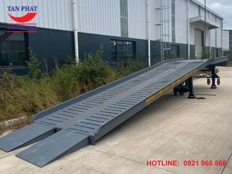 Nguyên lý hoạt động của cầu dẫn xe nâng lên container
