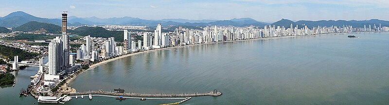 Foto de uma cidade de Santa Catarina que é destino das férias de julho