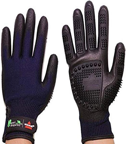 Photo of black BISSELL De-Shedding Grooming Gloves