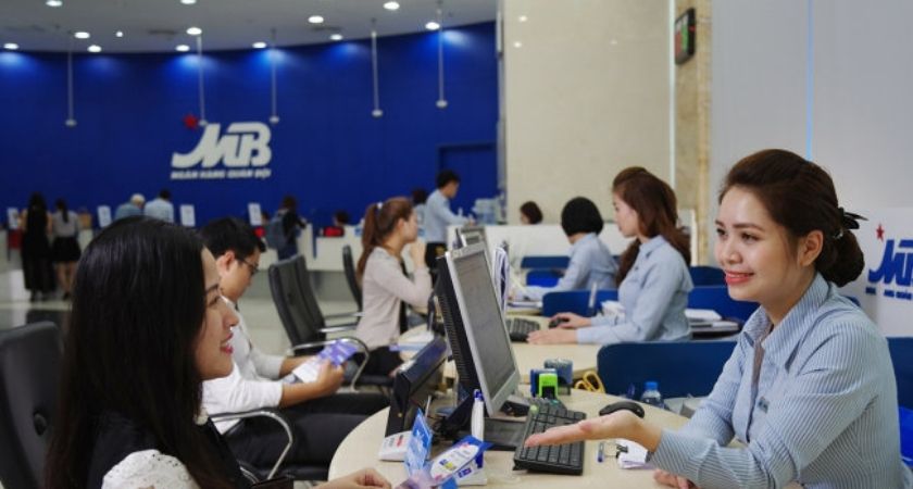 Có nên vay tiền qua app MB Bank?