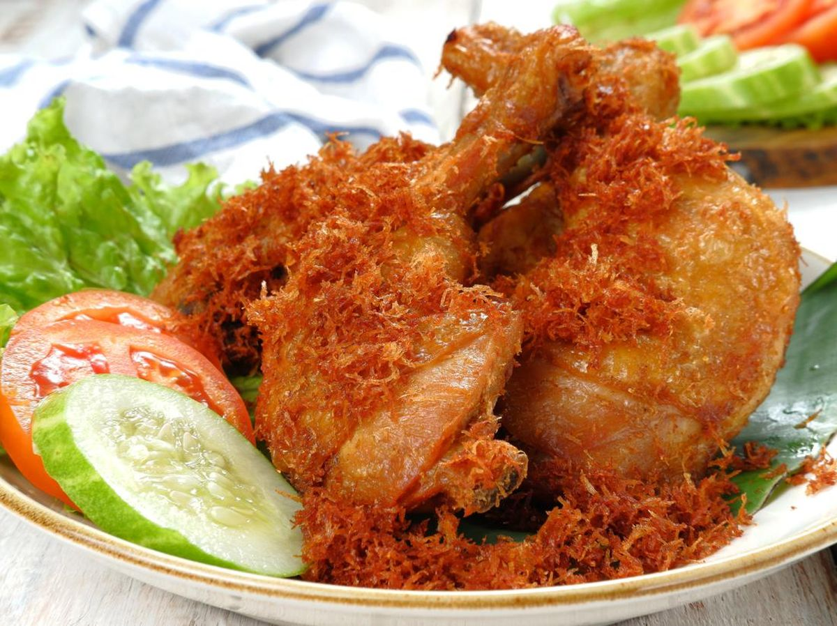 comfort food indonesia ayam goreng serundeng