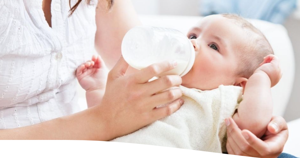 Post Image for Mi bebé devuelve la leche, ¿será reflujo?