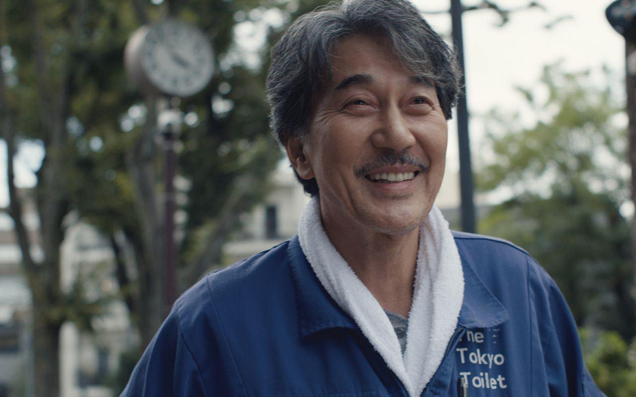 Diễn viên gạo cội Yakusho Koji trong vai công nhân Hirayama