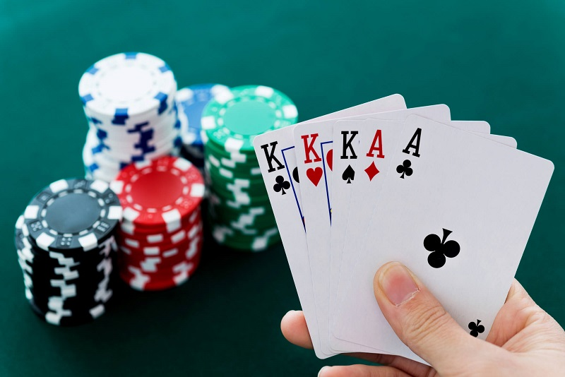 Game bài poker là gì? Luật chơi poker cơ bản cho tân thủ-3