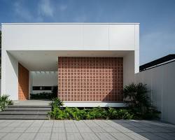 Dinding dengan unsur geometris pada rumah minimalis tipe 36