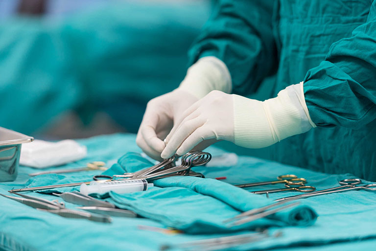Phẫu thuật là biện pháp thường được chỉ định trong điều trị u nang thừng tinh