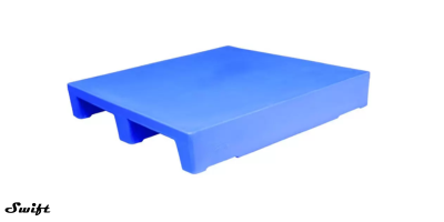 Rackable Plastic Pallets for efficient storage in pallet racking systems.