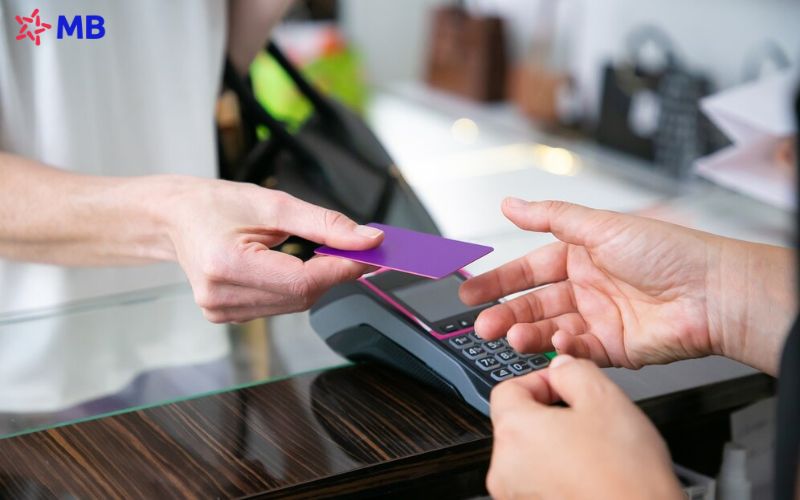 Rút tiền thẻ tín dụng là gì? 