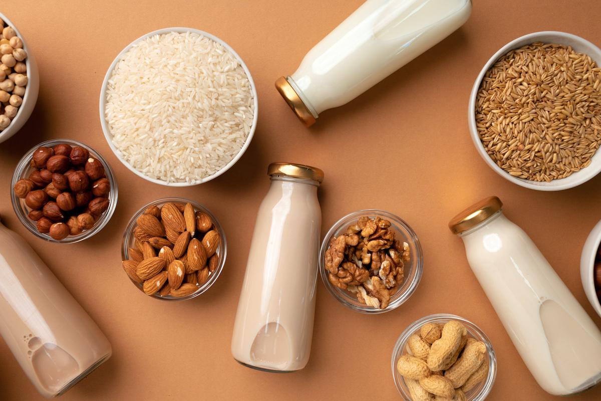 Nut Milk Guide: 8 Common Types of Nut Milks - 2024 - MasterClass