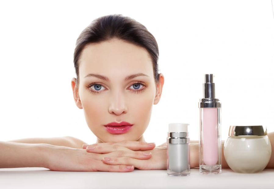 Sử dụng một lượng mỹ phẩm làm dịu nhất định
