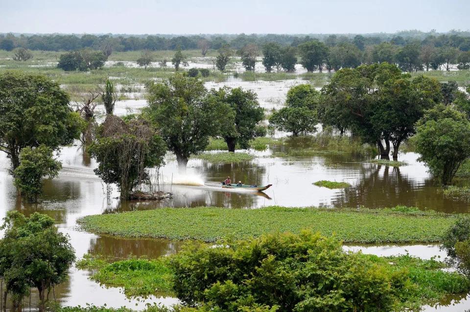 More than a million people live on or around Tonle Sap lake, the world’s largest inland fishery. Climate change and dams can affect its water level and fish stocks. <a href="https://www.gettyimages.com/detail/news-photo/this-photo-taken-on-october-13-2020-shows-a-boat-driving-news-photo/1230240288" rel="nofollow noopener" target="_blank" data-ylk="slk:Tang Chhin Sothy/AFP via Getty Images;elm:context_link;itc:0" class="link ">Tang Chhin Sothy/AFP via Getty Images</a>