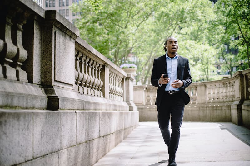 6 Smart Money Moves to Adopt in Your 20s as a Black Single