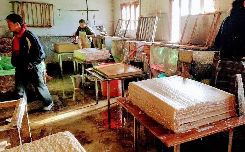 Jungshi Handmade Paper Factory in Thimphu | North Bengal Tourism