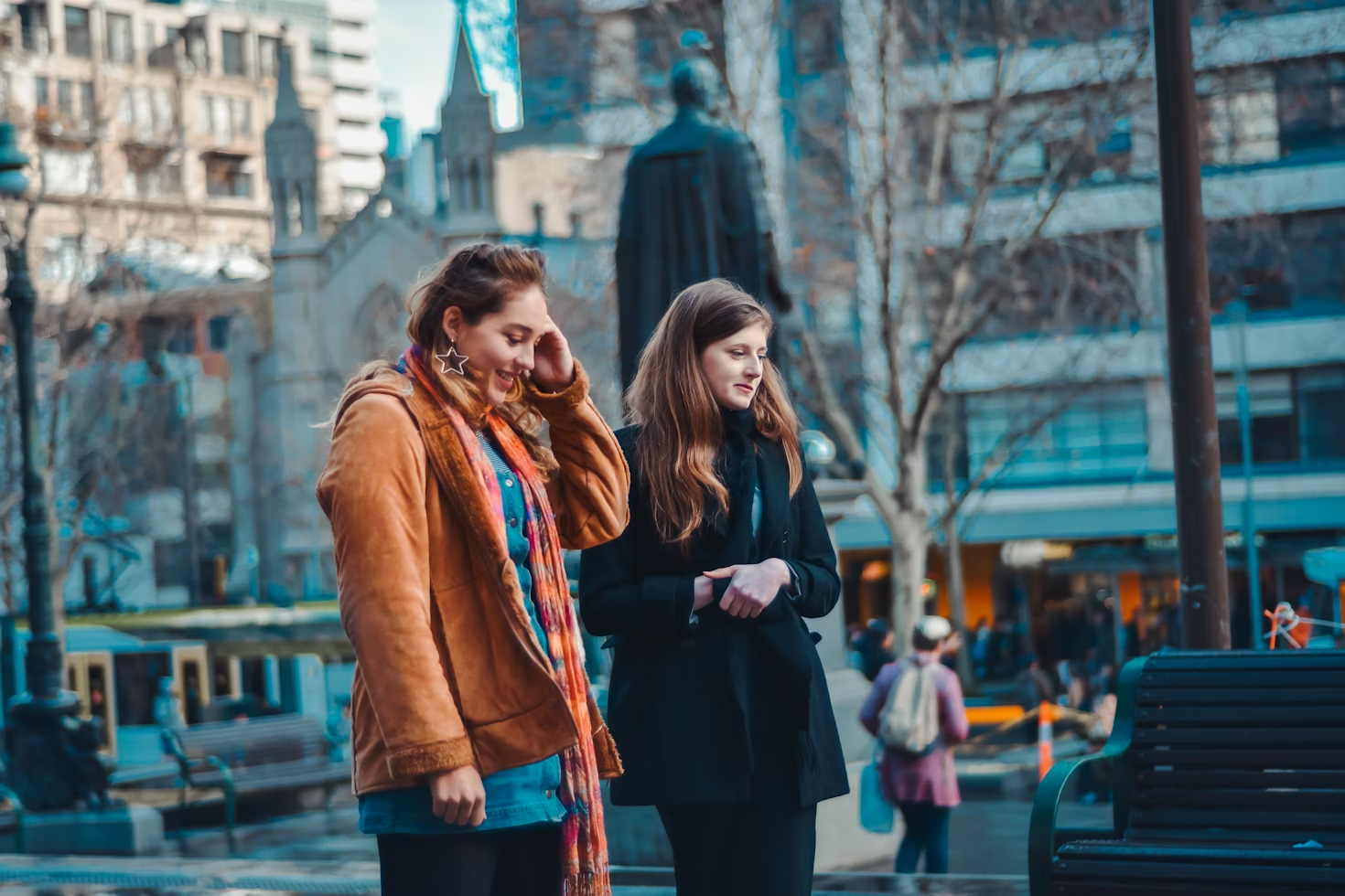 Estudiantes caminando por Melbourne, una de las mejores ciudades para estudiar inglés en Australia