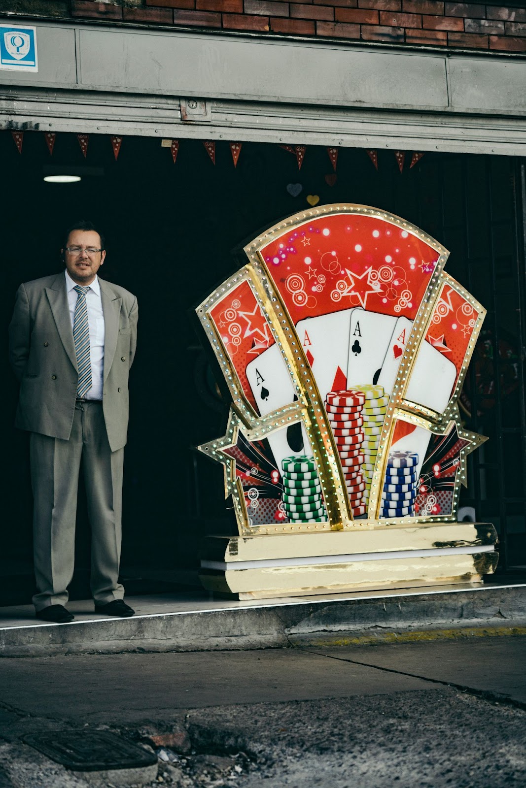 What is an online casino?