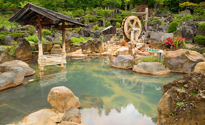 1　札幌市　日本最大級の露天風呂と名物のカレーを満喫「豊平峡温泉」