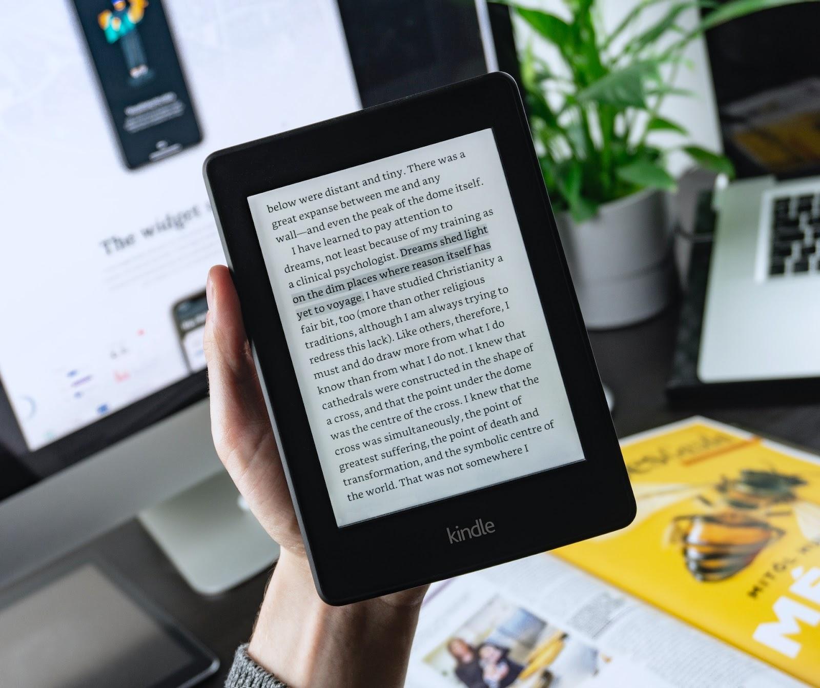 E-reader: unique Christmas gift ideas for readers and learners on the go