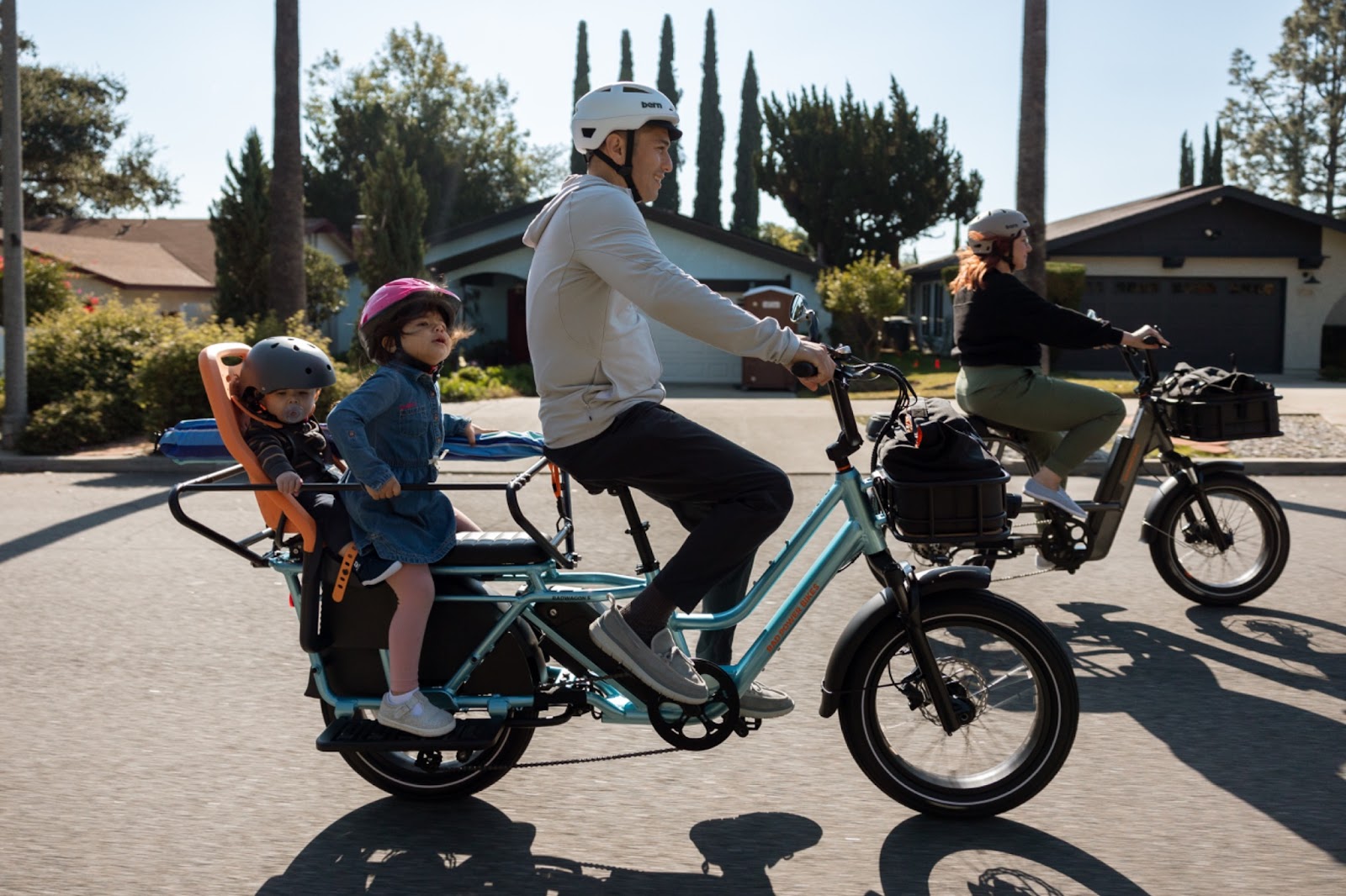 Location de vélo cargo pour une visite de Paris en famille