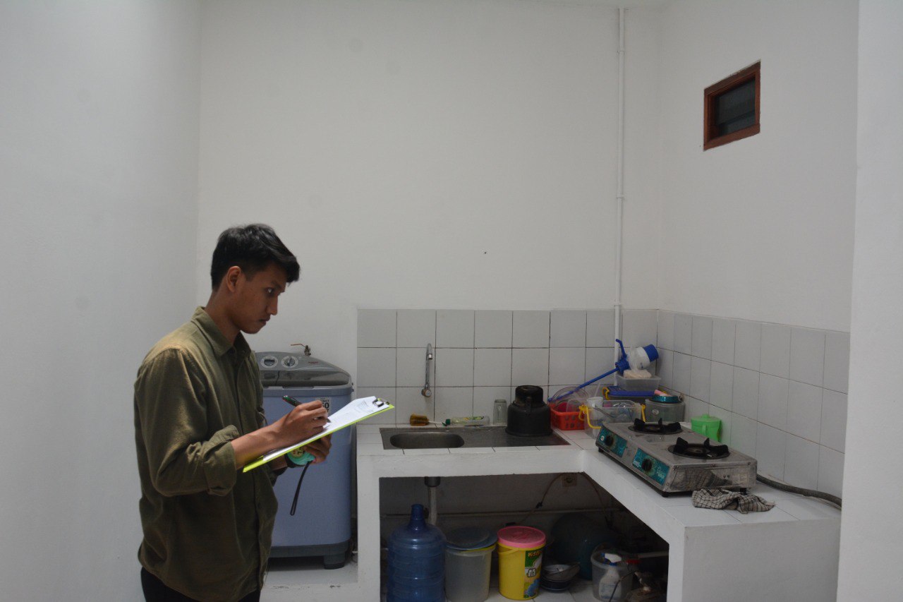 Meja Dapur Ibu YR Sebelum Direnovasi 