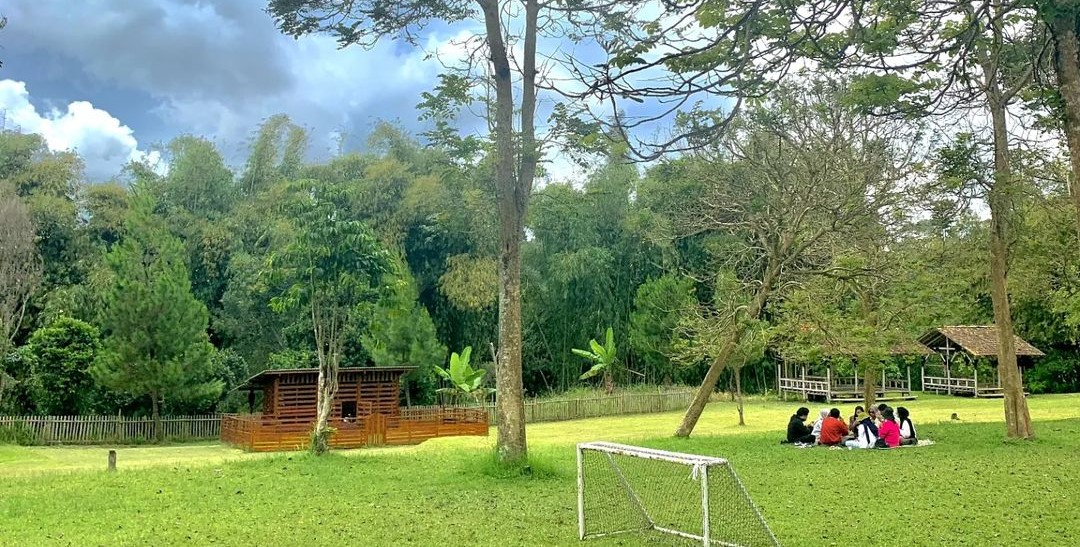 tempat piknik di bandung Natural Hill Lembang
