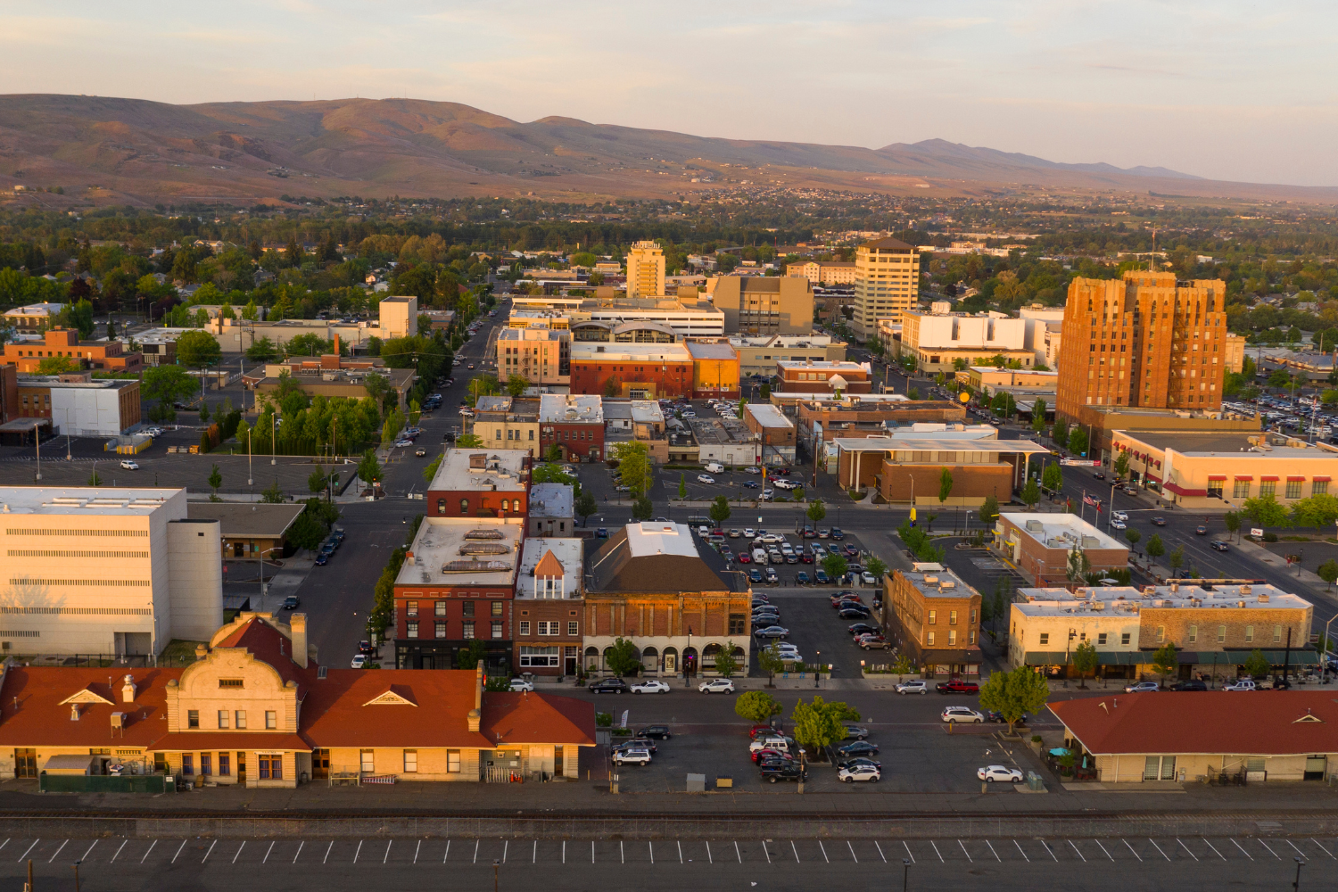 mal-and-joel-real-estate-yakima-buying-a-home-in-yakima-ariel-view-of-downtown-yakima