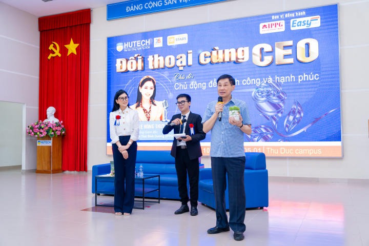 [Video] Sinh viên HUTECH được truyền cảm hứng xây dựng tương lai từ nữ CEO Lê Hồng Thủy Tiên 104