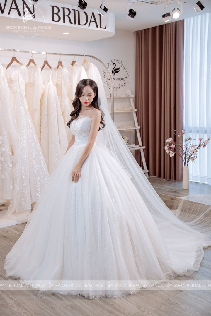 Váy cưới Hàn Quốc phong cách cổ điển quý phái 