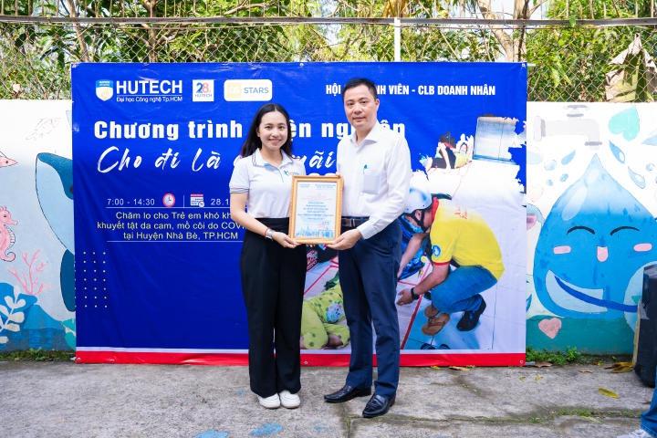 Hành trình tình nguyện đầy ắp nghĩa tình của cựu sinh viên, cựu học viên và doanh nhân HUTECH 85