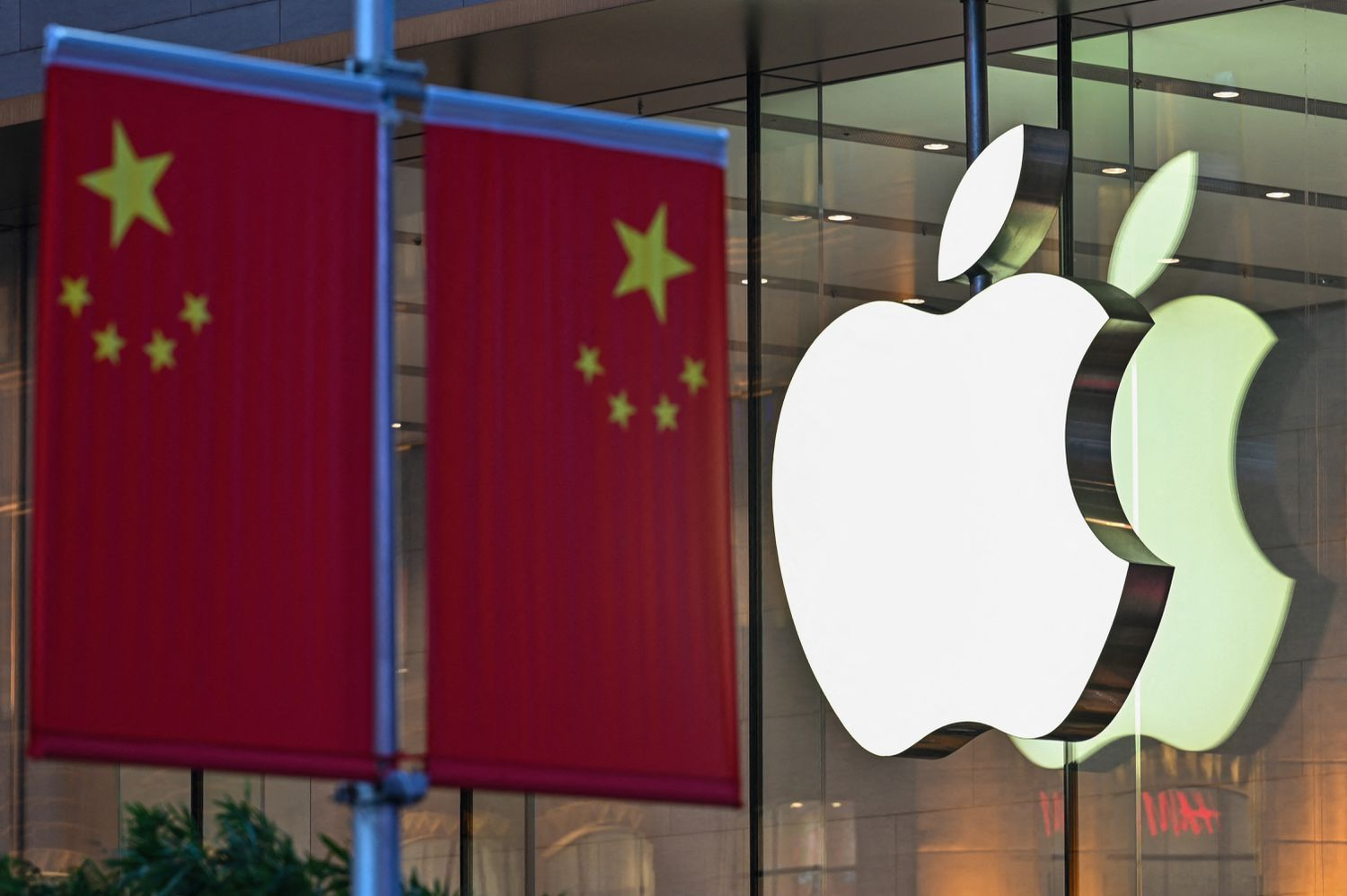 Apple EPS’i Rekor Kırdı Ama Çin Pazarı Endişeleri Artırdı