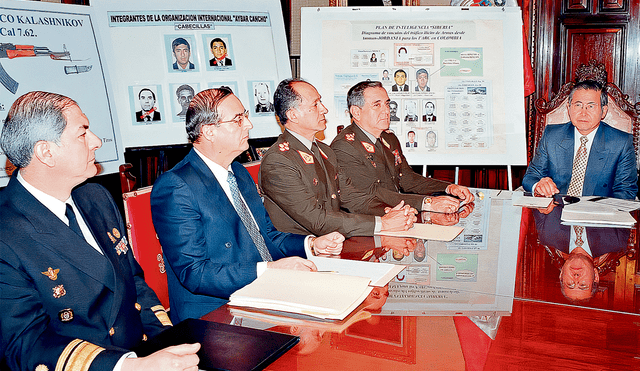 El dato. La conferencia del 21 de agosto del 2000 fue una farsa de Fujimori y Montesinos para ocultar su implicación en el contrabando de fusiles a los terroristas de las FARC. Foto: difusión