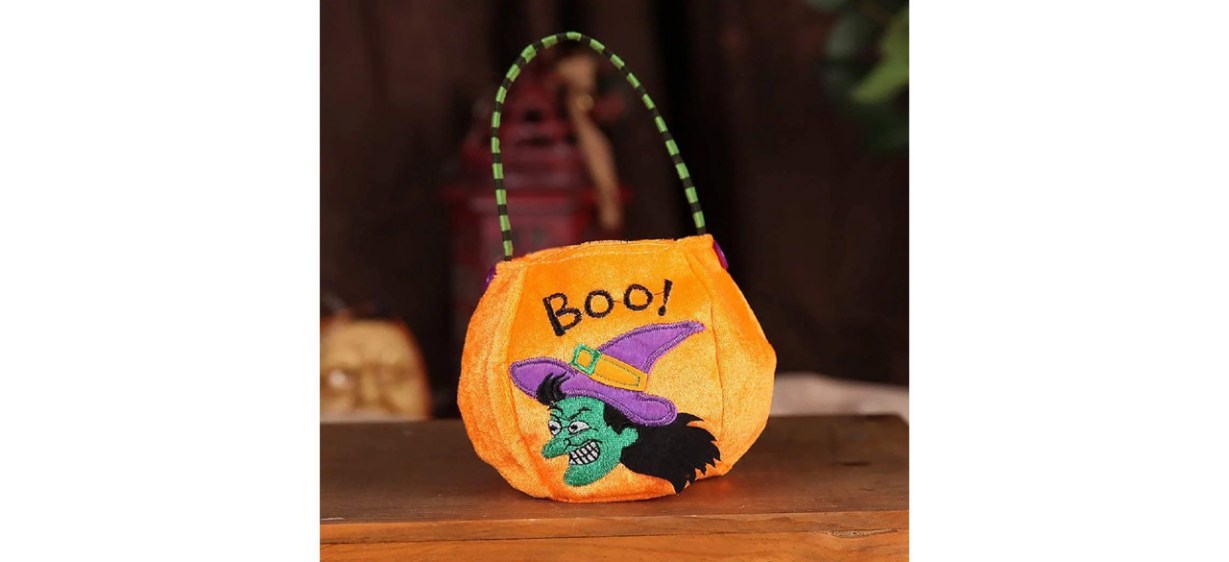 Pumpkin Halloween goody bag with witch on front