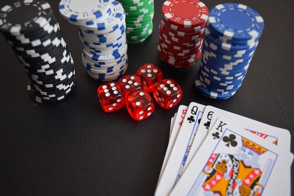 Poker 101: Przewodnik dla początkujących po Texas Hold'em
