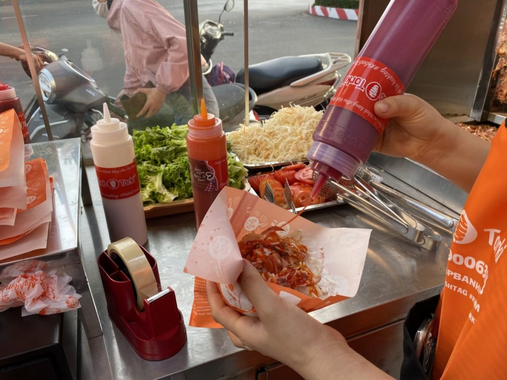 Nước xốt Torki thần thánh làm nên thương hiệu bánh mì kebab Torki