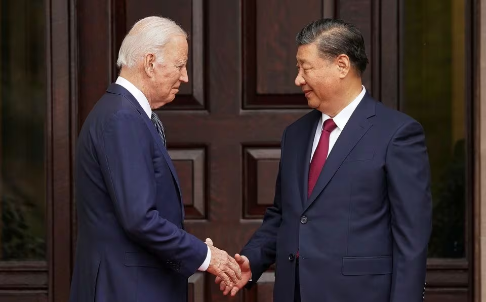 Между президентом США Байденом и главой Китая Си прошли переговоры